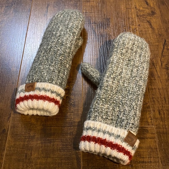 WindRiver Cabin Knitted Mittens - Picture 2 of 5